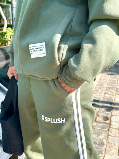 CREWNECK SWEATSHIRT IN OLIVE